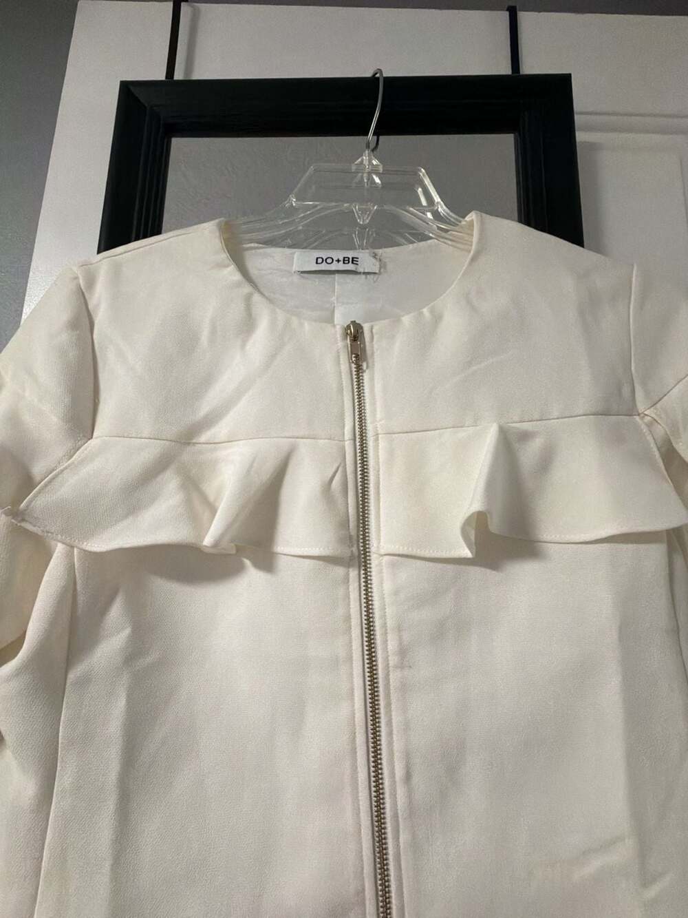 DO+BE White Zip-Up Front Ruffle Trim Jacket